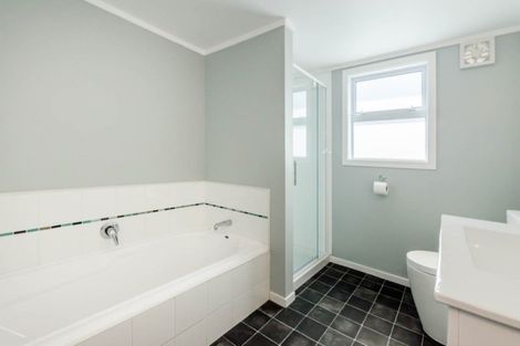 Photo of property in 13 Walton Road, Paraparaumu Beach, Paraparaumu, 5032