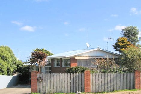 Photo of property in 26 Karewa Parade, Papamoa Beach, Papamoa, 3118