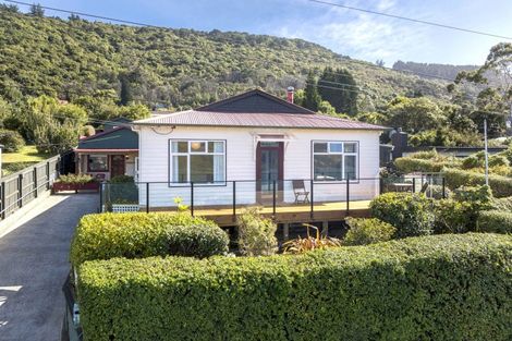 Photo of property in 11 Monowai Road, Ravensbourne, Dunedin, 9022