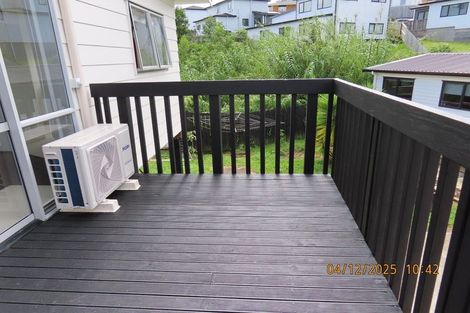 Photo of property in 15 Fernhaven Place, Massey, Auckland, 0614