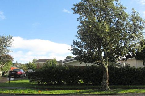 Photo of property in 25 Archmillen Avenue, Pakuranga Heights, Auckland, 2010