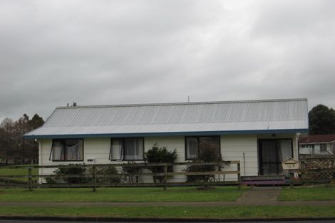 Photo of property in 2/51 Redcrest Avenue, Red Hill, Papakura, 2110