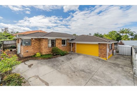 Photo of property in 2/25 Sailfish Drive, West Harbour, Auckland, 0618