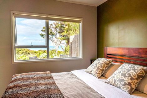 Photo of property in 50 Carsons Road, Waiheke Island, 1971