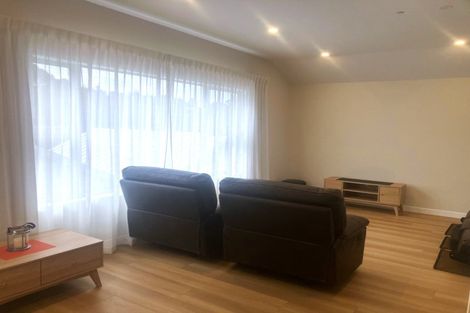Photo of property in 49 Chamberlain Road, Massey, Auckland, 0614