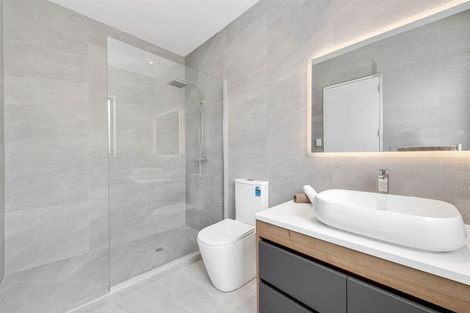 Photo of property in 30 Ballyalton Crescent, Flat Bush, Auckland, 2019