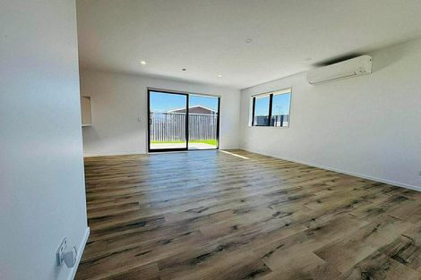 Photo of property in 17 Akoranga Place, Hornby, Christchurch, 8042