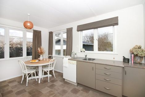Photo of property in 6 Fox Place, Cloverlea, Palmerston North, 4412