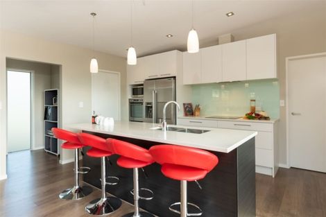 Photo of property in 11 Robertson Street, Russell, 0202