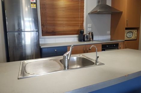 Photo of property in 1/546 Glenfield Road, Glenfield, Auckland, 0629