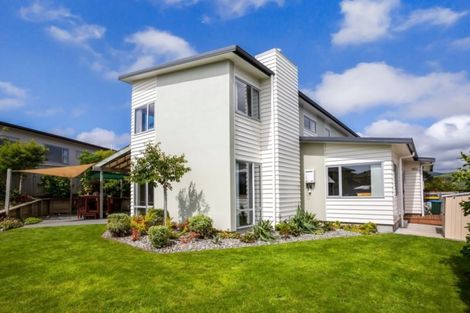 Photo of property in 6 Sumner Terrace, Aotea, Porirua, 5024