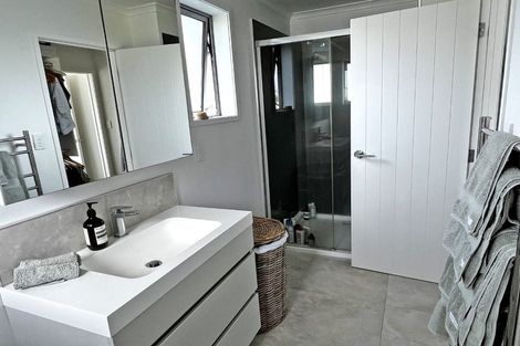 Photo of property in 2 Trevally Place, Snells Beach, 0920
