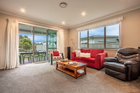 Photo of property in 37 Waipunahau Road, Waikanae, 5036
