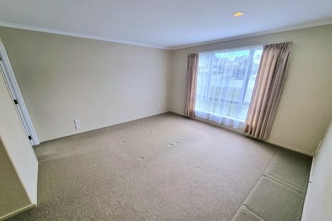 Photo of property in 11 Sunvista Avenue, Oteha, Auckland, 0632