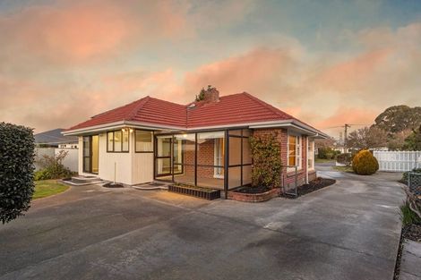 Photo of property in 10 Mappleton Avenue, Burnside, Christchurch, 8053