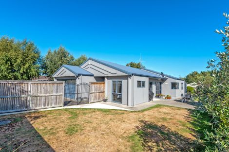 Photo of property in 3 Abby Road, Fitzherbert, Palmerston North, 4410