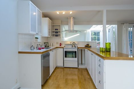 Photo of property in 7 Cottleville Terrace, Thorndon, Wellington, 6011