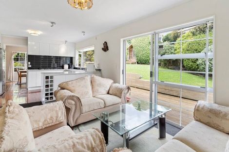 Photo of property in 13 Delisle Place, Windsor Park, Auckland, 0632