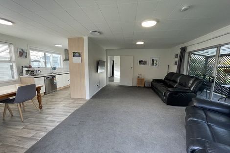 Photo of property in 23 Kowhai Street, Hamilton Lake, Hamilton, 3204