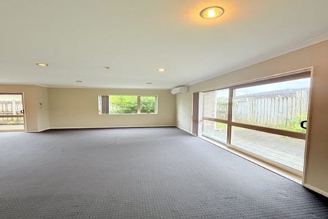 Photo of property in 2 Tavua Lane, Ranui, Auckland, 0612