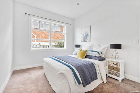 Photo of property in 1/92 East Coast Road, Milford, Auckland, 0620