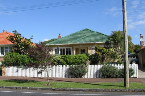 Photo of property in 40 Walker Road, Point Chevalier, Auckland, 1022