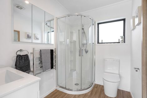 Photo of property in 24 Noakes Hill Road, Puhoi, Silverdale, 0994