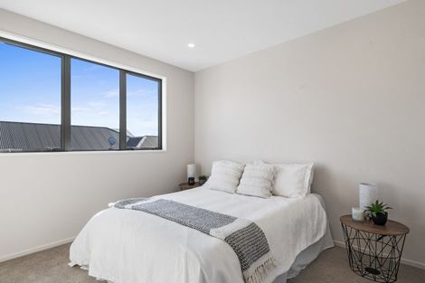 Photo of property in 98 Willowview Drive, Redwood, Christchurch, 8051