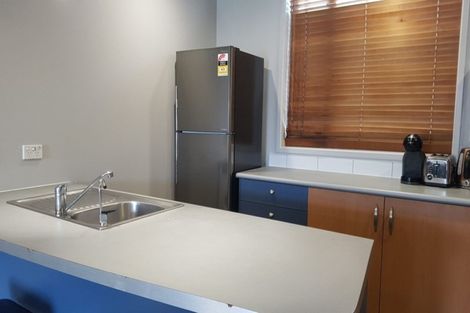 Photo of property in 1/546 Glenfield Road, Glenfield, Auckland, 0629