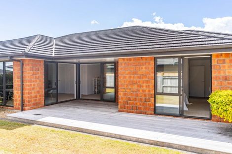 Photo of property in 20 Kowi Lakes Drive, One Tree Point, 0118