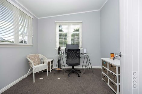 Photo of property in 11 Taupaki Road, Taupaki, 0782