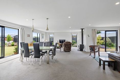 Photo of property in 16 Cressy Place, Darfield, 7510