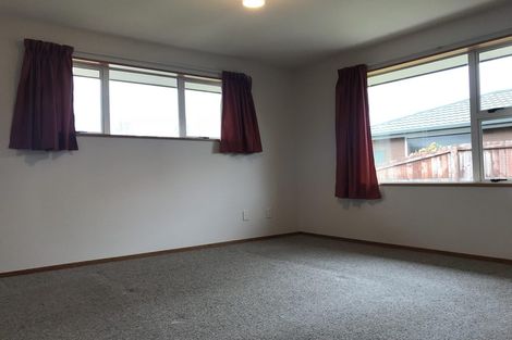 Photo of property in 5 Aberfoyle Place, Parklands, Christchurch, 8083