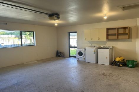 Photo of property in 64 Guildford Drive, Paraparaumu, 5032