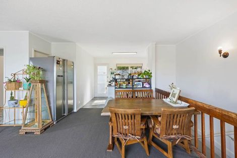 Photo of property in 1/66 Cockayne Crescent, Sunnynook, Auckland, 0620