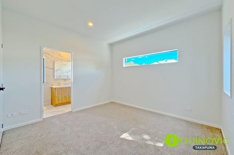Photo of property in 7c Buisson Glade, West Harbour, Auckland, 0618