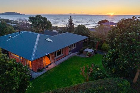 Photo of property in 19 Pingau Street, Paekakariki, 5034