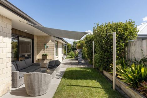 Photo of property in 44 Hiria Crescent, Papamoa Beach, Papamoa, 3118