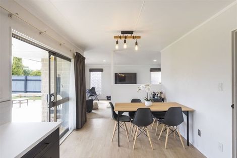 Photo of property in 50 John F Kennedy Drive, Milson, Palmerston North, 4414