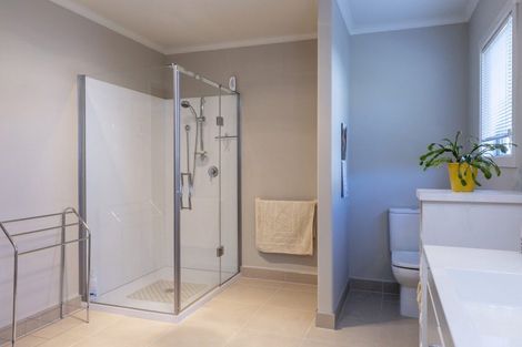 Photo of property in 19 Kinder Street, Acacia Bay, Taupo, 3330