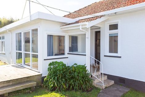 Photo of property in 64 Great North Road, Saint Johns Hill, Whanganui, 4500