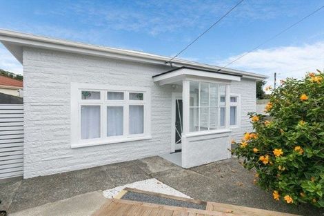Photo of property in 40 Rua Street, Lyall Bay, Wellington, 6022