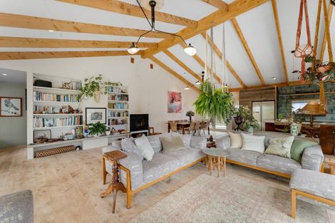 Photo of property in 236 Kiwitahi Road, Helensville, 0875