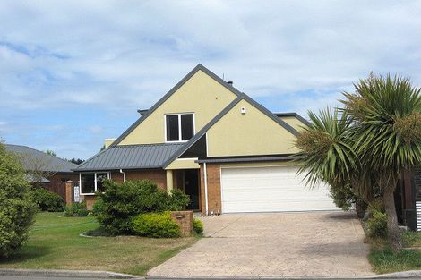 Photo of property in 6 Flaxgrove Place, Parklands, Christchurch, 8083