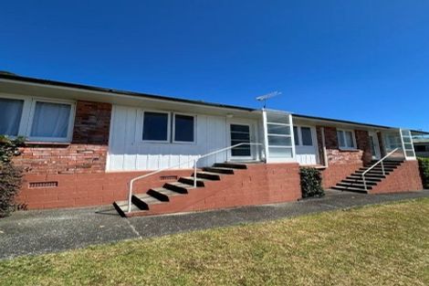 Photo of property in 3 Kilham Avenue, Northcote, Auckland, 0627