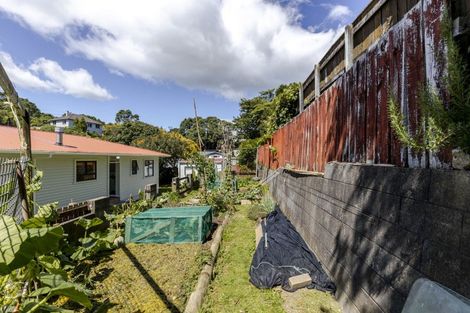 Photo of property in 32 Beaumont Crescent, Frankleigh Park, New Plymouth, 4310