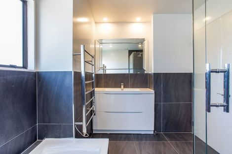 Photo of property in 7 Flaunty Place, West Harbour, Auckland, 0618