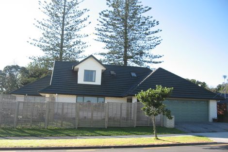 Photo of property in 2 Norm Pellow Drive, Manurewa, Auckland, 2105