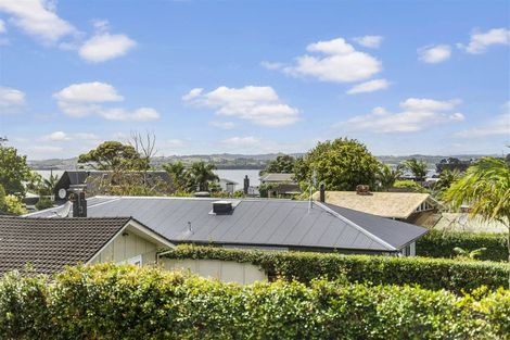 Photo of property in 76 Marine Parade, Mellons Bay, Auckland, 2014