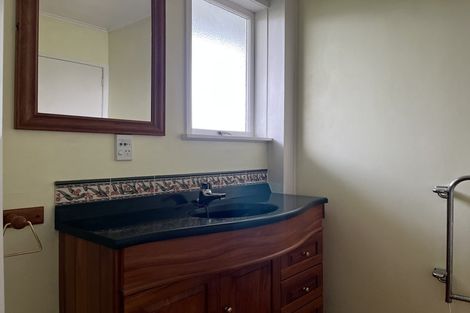 Photo of property in 6 Raines Avenue, Forrest Hill, Auckland, 0620